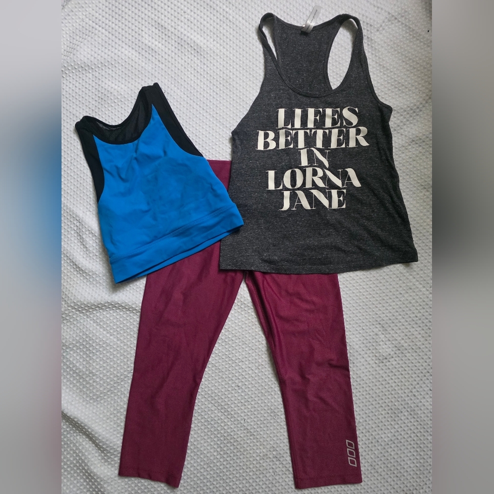 Lorna Jane Graphic Tank and Leggings Set